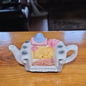 CKAO Charming Ceramic Teapot with Cozy Dog Design